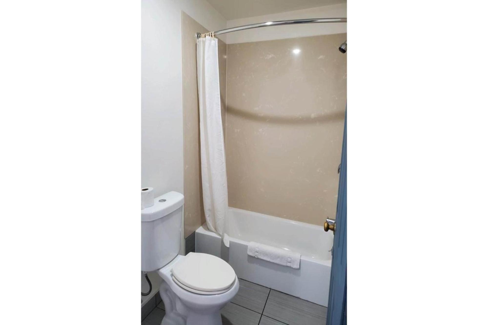 Premier Inn & Suites -Listing Partner Oakland Esterno foto