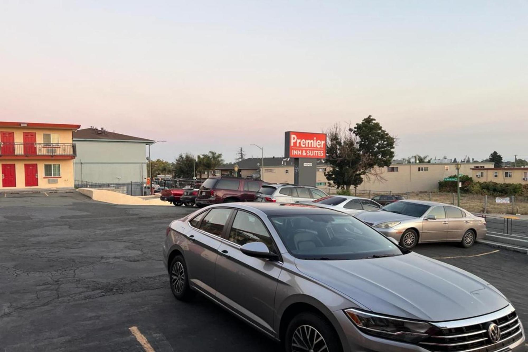 Premier Inn & Suites -Listing Partner Oakland Esterno foto